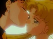 Seiya says his goodbyes to Usagi with a kiss on the cheek